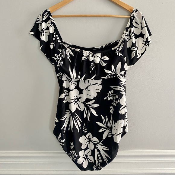 Women’s 10 Floral Jantzen One Piece Swimsuit - Picture 2 of 5